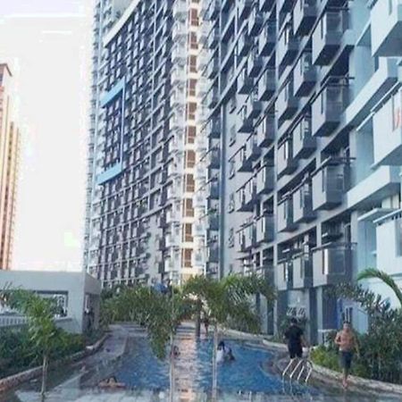 Great View With Balcony In Araneta Center Apartment Manila Exterior photo