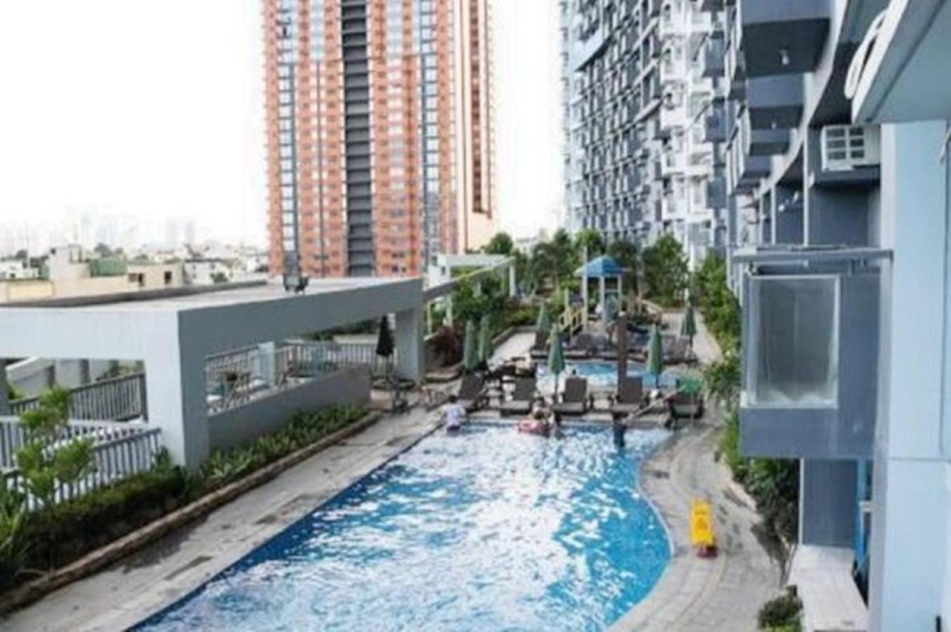 Great View With Balcony In Araneta Center Apartment Manila Exterior photo